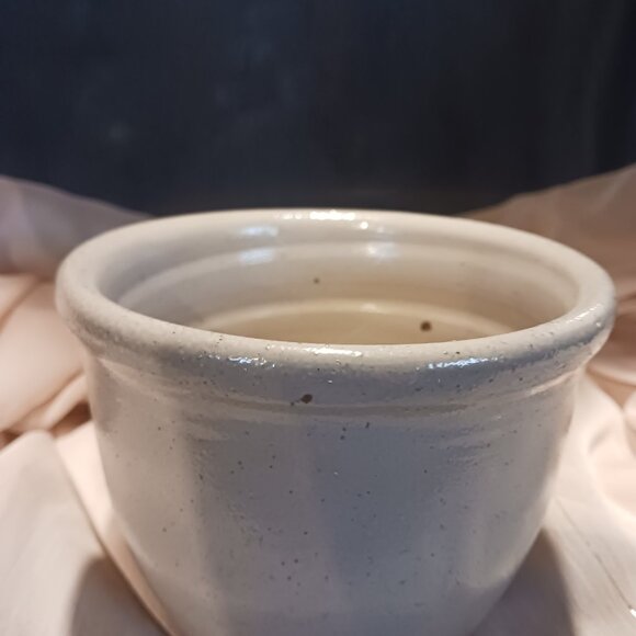 Eldreth sheep pottery crock - Picture 5 of 9